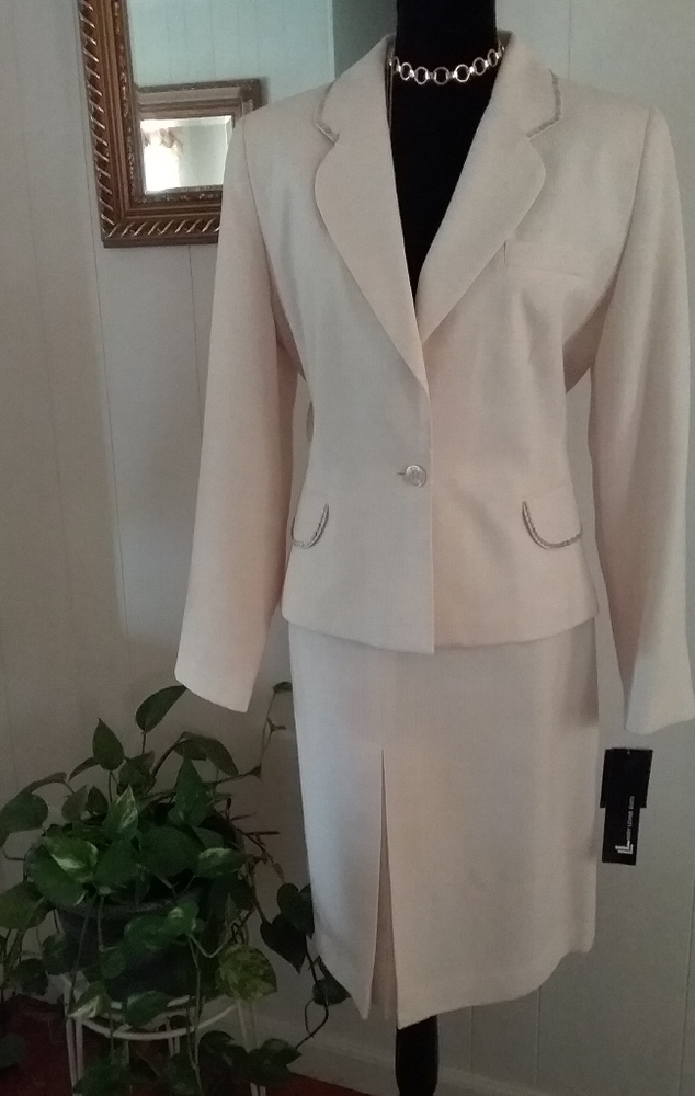 NWT Gorgeous Larry Lavine Suit